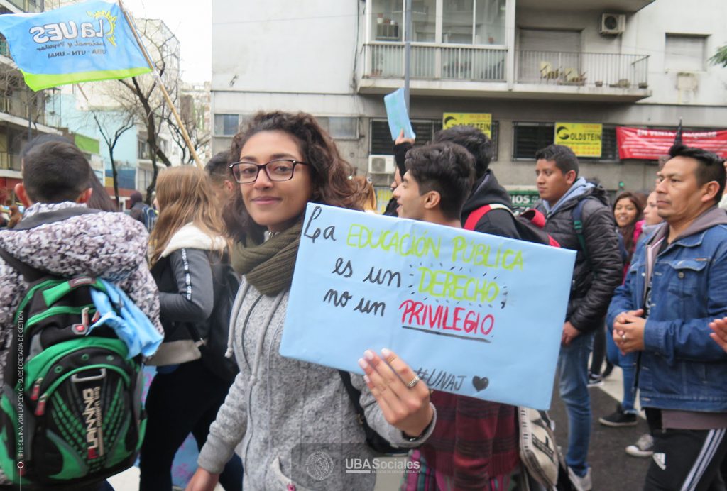 MARCHA UNIVERSITARIA04