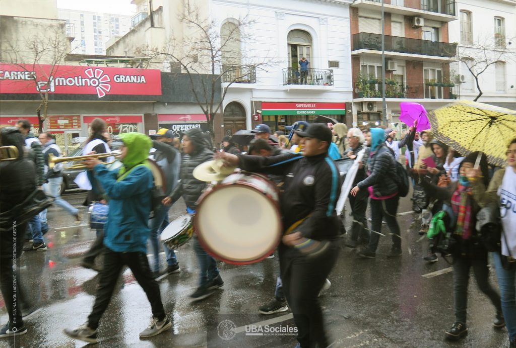 MARCHA UNIVERSITARIA08