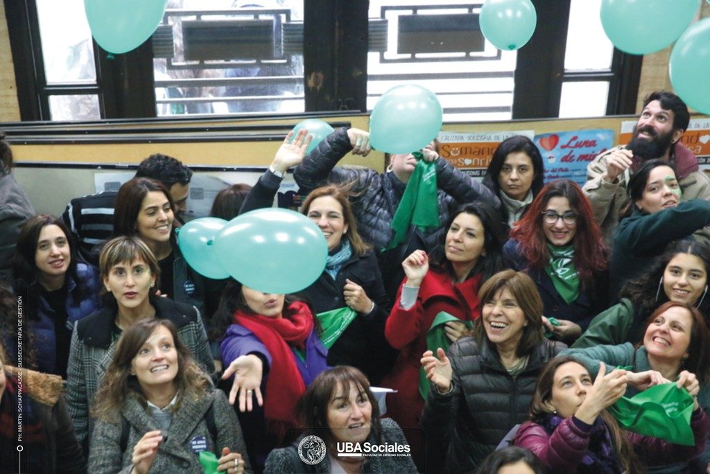 PAÑUELOS (32) PAÑUELOS (32)
